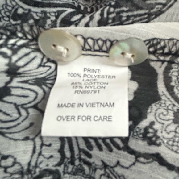 OLIVE HILL PRINTED BLOUSE WITH LACE DETAIL - Picture 7 of 9